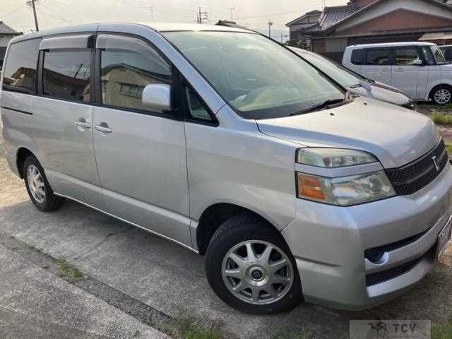 2006 Toyota Voxy