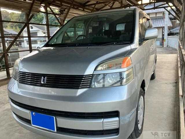 2003 Toyota Voxy