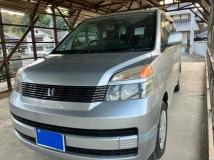 2003 Toyota Voxy