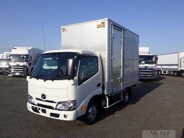 2025 Hino Dutro