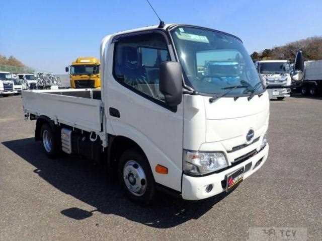 2025 Hino Dutro