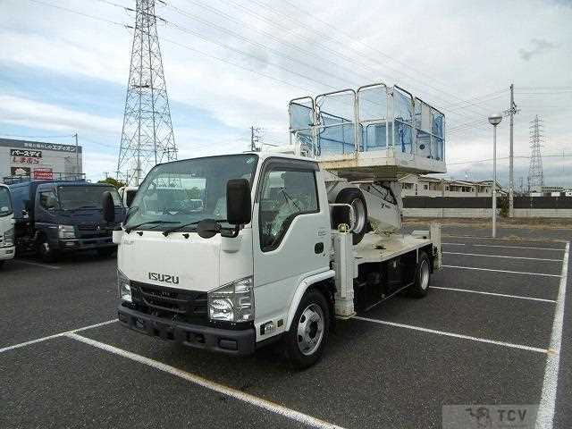 2020 Isuzu Elf Truck