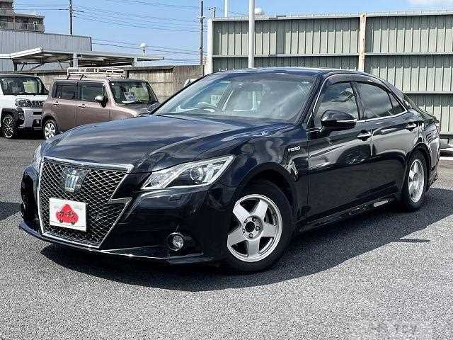 2013 Toyota Crown Hybrid