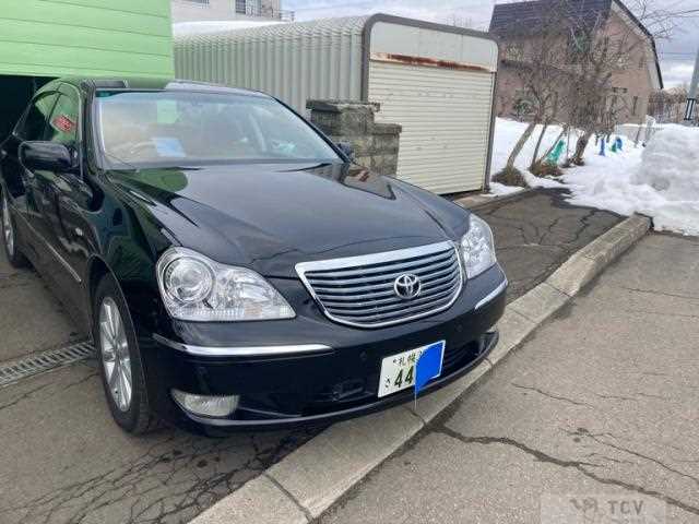 2004 Toyota Crown Majesta