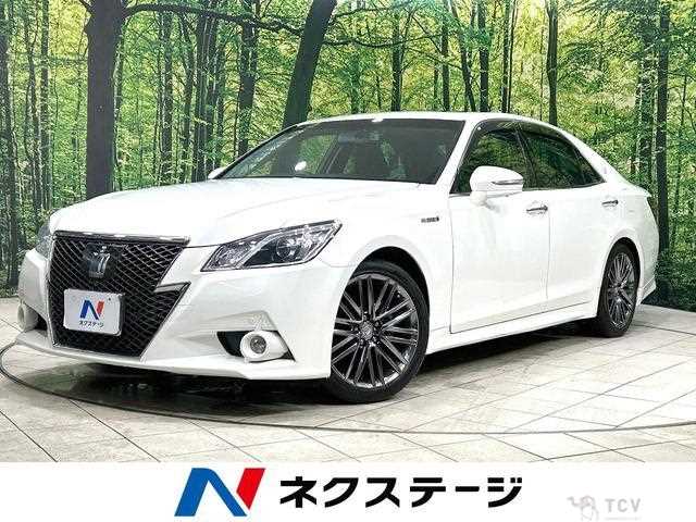 2013 Toyota Crown Hybrid
