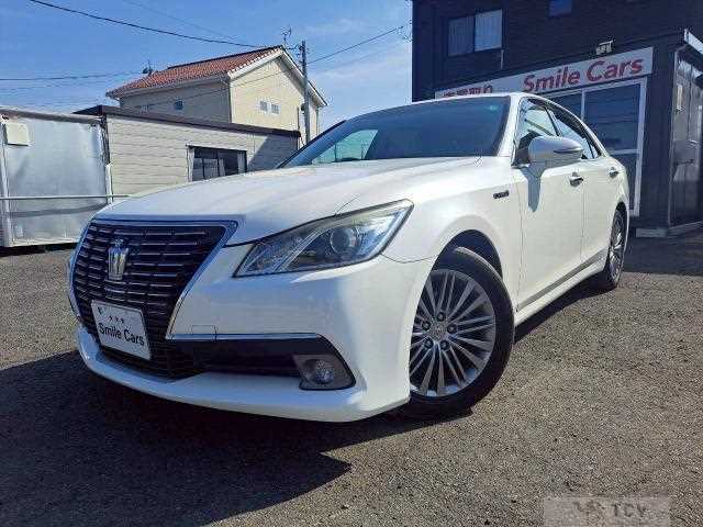 2013 Toyota Crown Hybrid