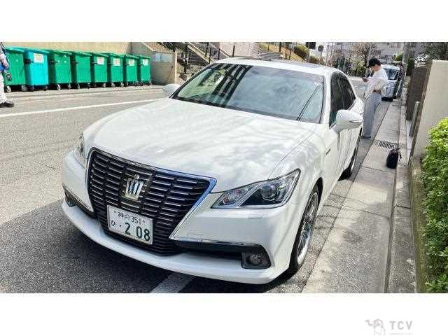 2016 Toyota Crown Hybrid