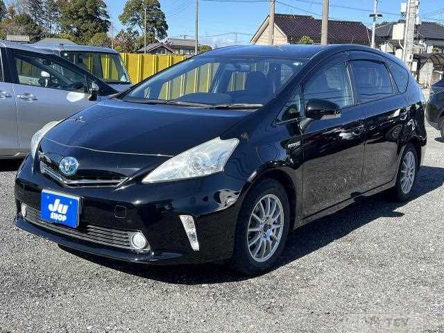 2013 Toyota PRIUS α