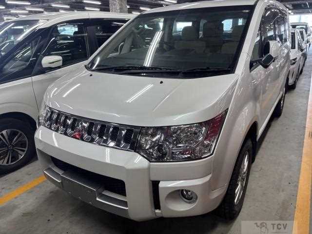 2018 Mitsubishi Delica D5