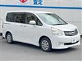 2011 Toyota Noah