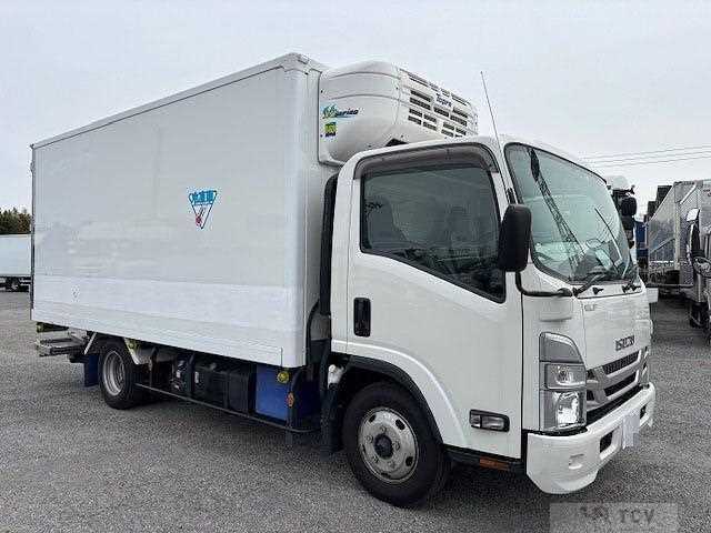 2022 Isuzu Elf Truck