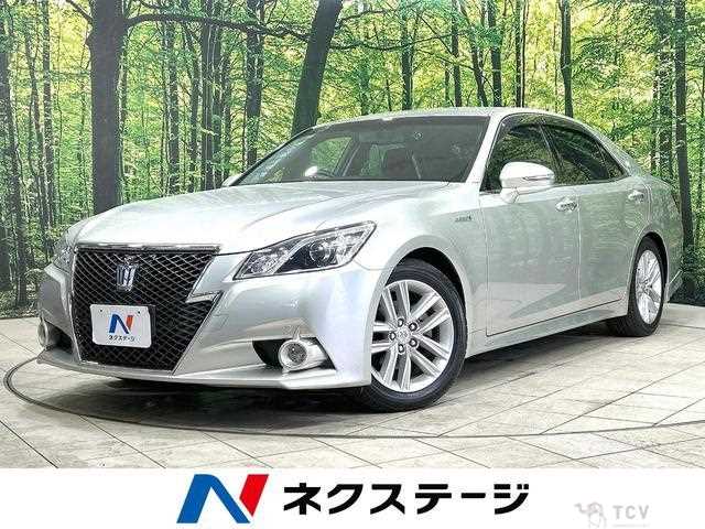 2013 Toyota Crown Hybrid