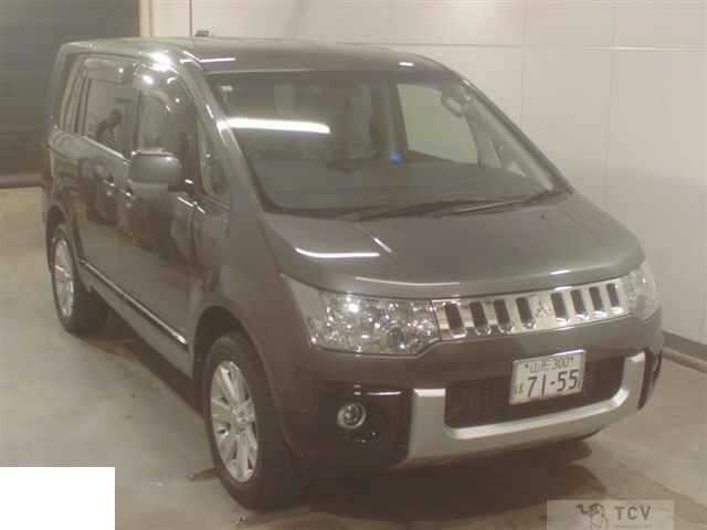 2013 Mitsubishi Delica D5
