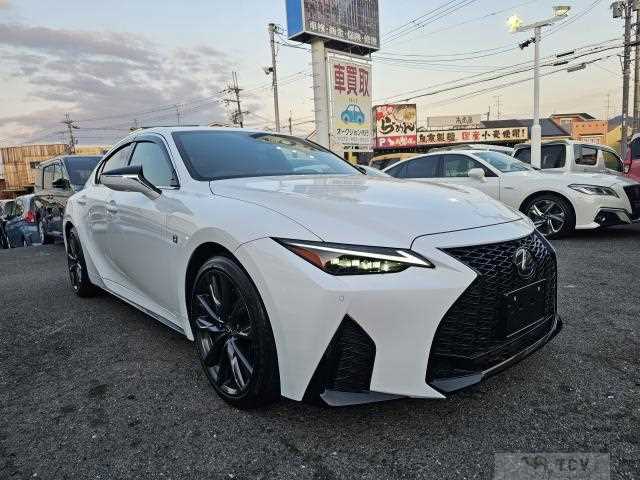 2023 Lexus IS