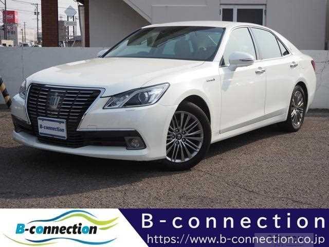 2013 Toyota Crown Hybrid