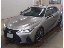 2022 Lexus IS