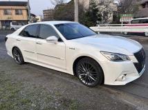 2013 Toyota Crown Hybrid
