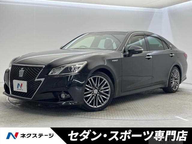 2013 Toyota Crown Hybrid