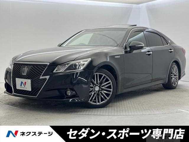 2013 Toyota Crown Hybrid
