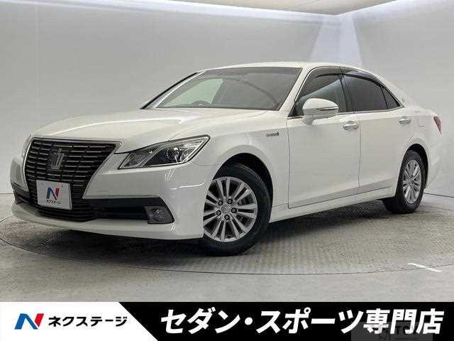 2013 Toyota Crown Hybrid