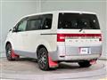 2011 Mitsubishi Delica D5