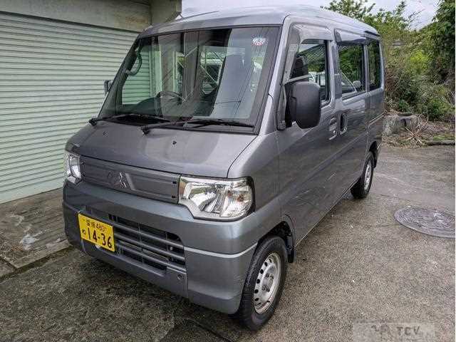 2013 Mitsubishi Minicab Van