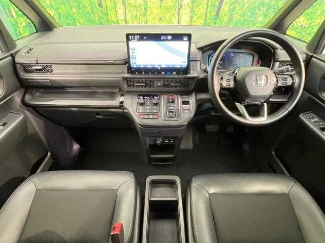 Honda Step WGN 2025 — фото 3 купить в Москве