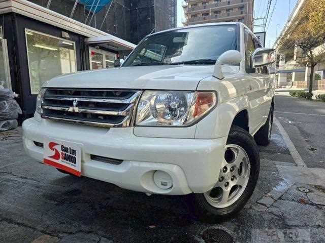 2003 Mitsubishi Pajero iO