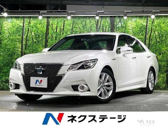 2013 Toyota Crown Hybrid