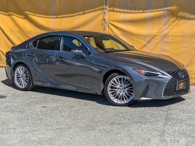 2021 Lexus IS