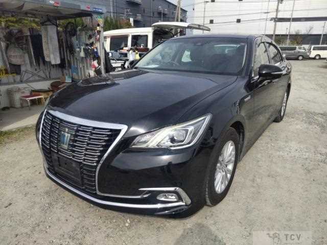 2017 Toyota Crown Hybrid