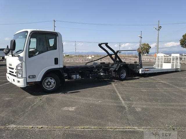 2016 Isuzu Elf Truck