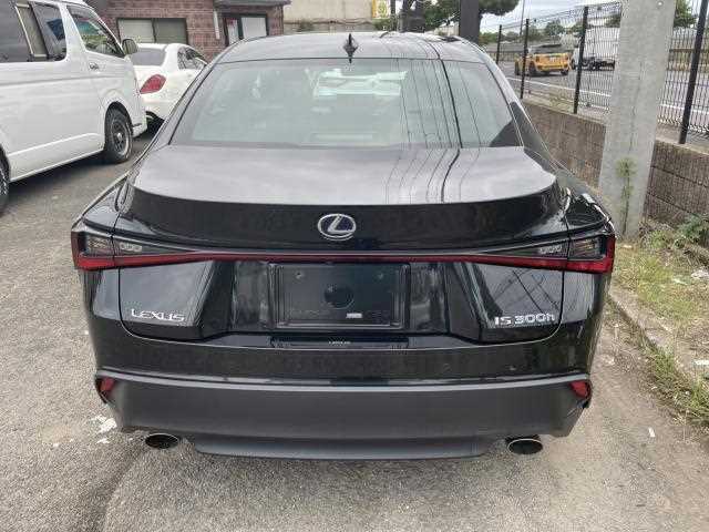 Lexus IS 2022 — миниатюра 3