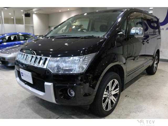 2011 Mitsubishi Delica D5