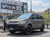 2011 Mitsubishi Delica D5