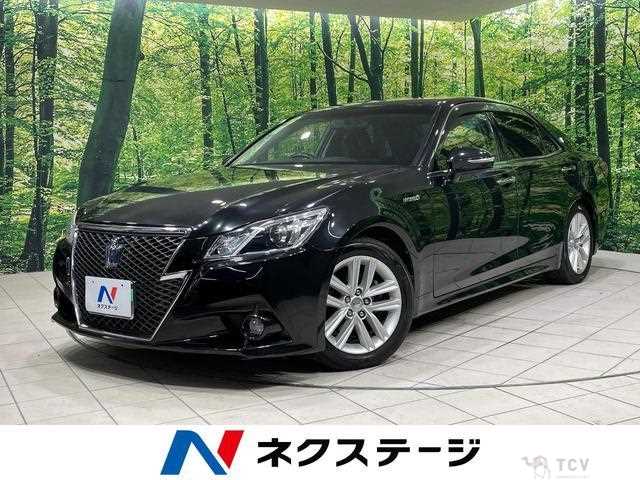 2013 Toyota Crown Hybrid