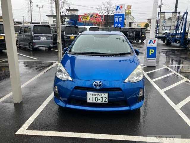 2013 Toyota AQUA