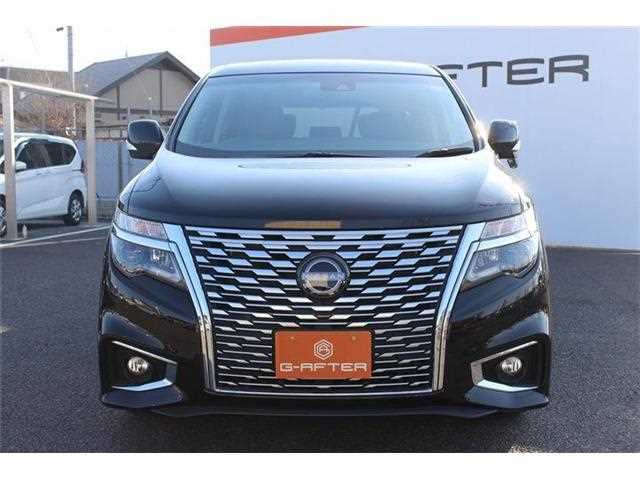 Nissan Elgrand 2023 — фото 8 купить в Москве