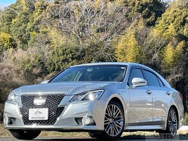 2013 Toyota Crown Hybrid
