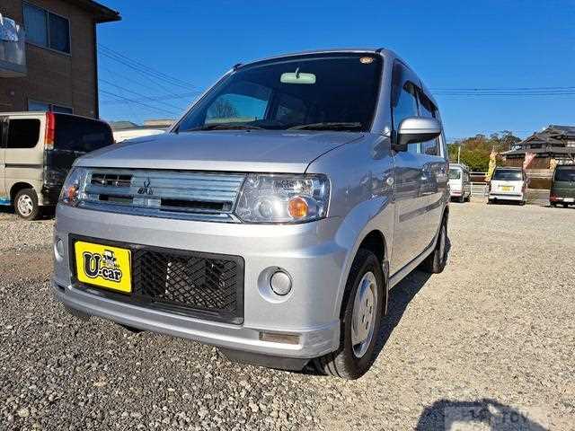 2010 Mitsubishi Toppo