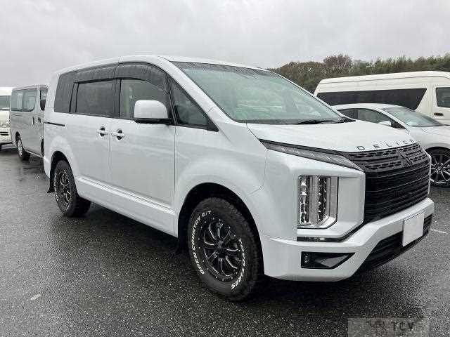 2022 Mitsubishi Delica D5