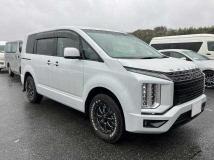 2022 Mitsubishi Delica D5