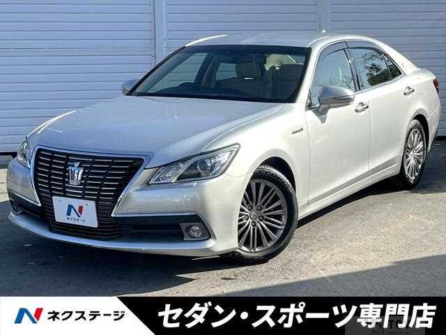 2013 Toyota Crown Hybrid