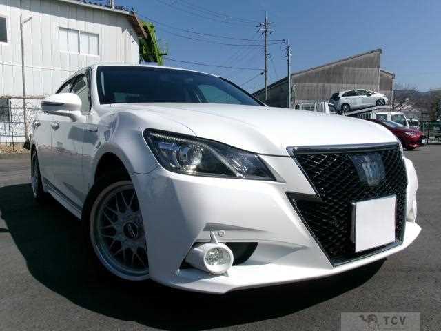 2015 Toyota Crown Hybrid