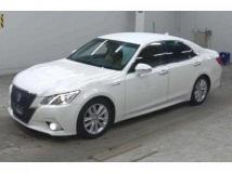 2015 Toyota Crown Hybrid