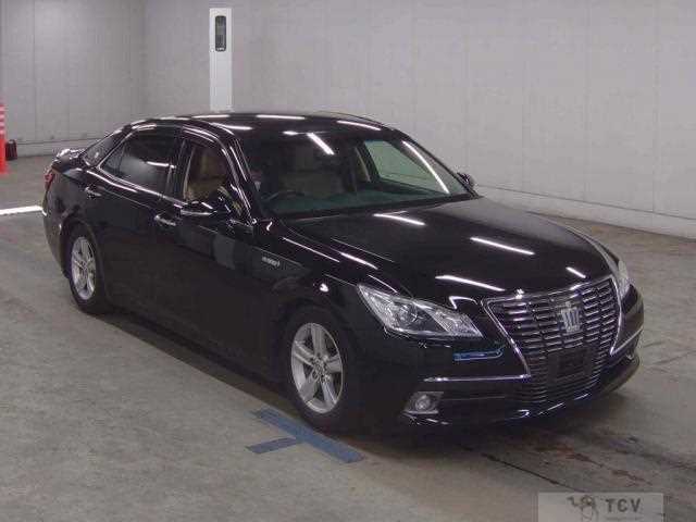 2013 Toyota Crown Hybrid