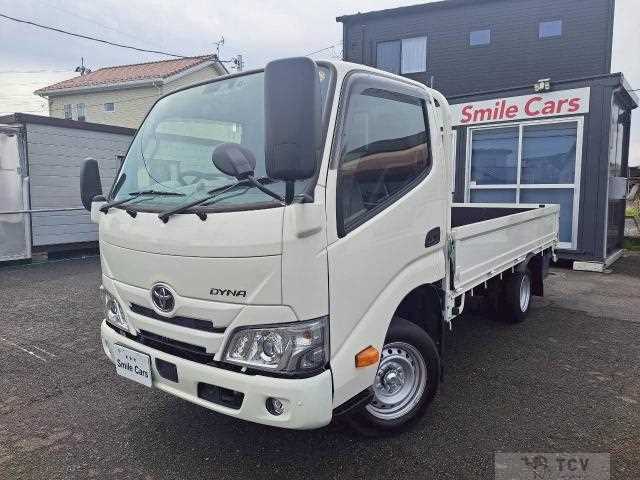 2025 Toyota Dyna Truck
