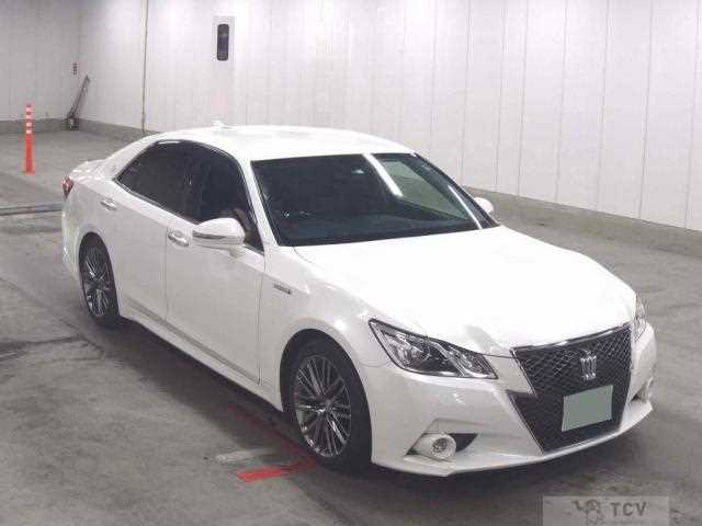 2013 Toyota Crown Hybrid