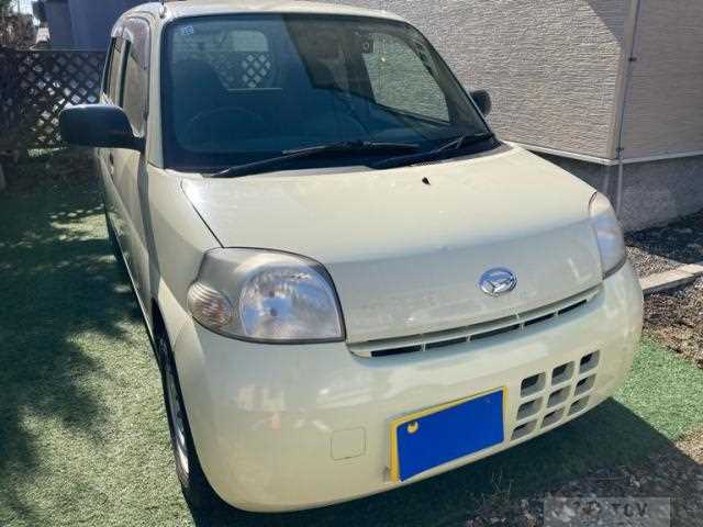 2009 Daihatsu Esse