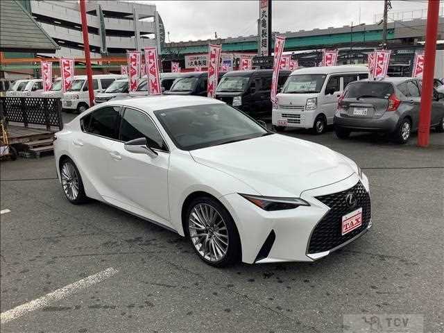 2023 Lexus IS